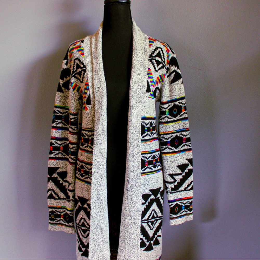 Colorful Patterned Cardigan - Picture 3 of 8